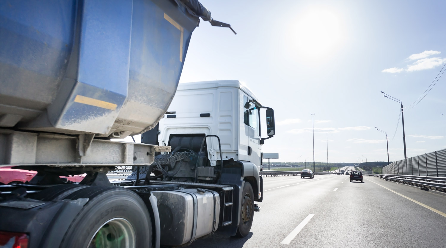 LKW auf einer Autobahn